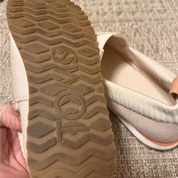 Toms / 8 / Sporty Slip Ons w Sneaker Sole / Pink / Neutral / Cottagecore / Eco - Picture 5 of 6